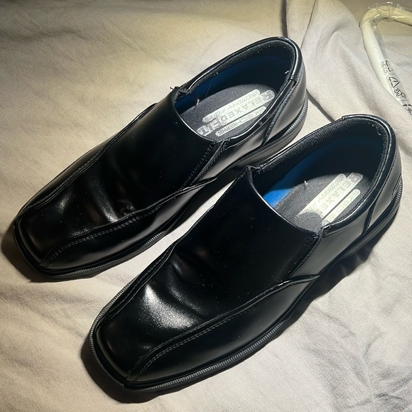 Sketchers Relaxed Fit Dress Shoes - Picture 1 of 8